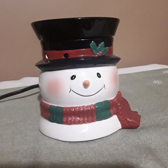 Scentsy Wax Warmer Hoilday Collection BUSTER - Picture 2 of 5